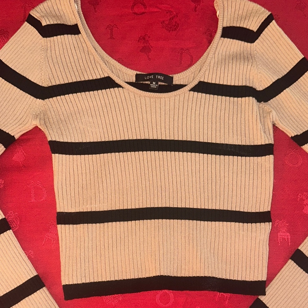 Love Tree Black and Cream Ribbed Crop Top - Picture 5 of 5